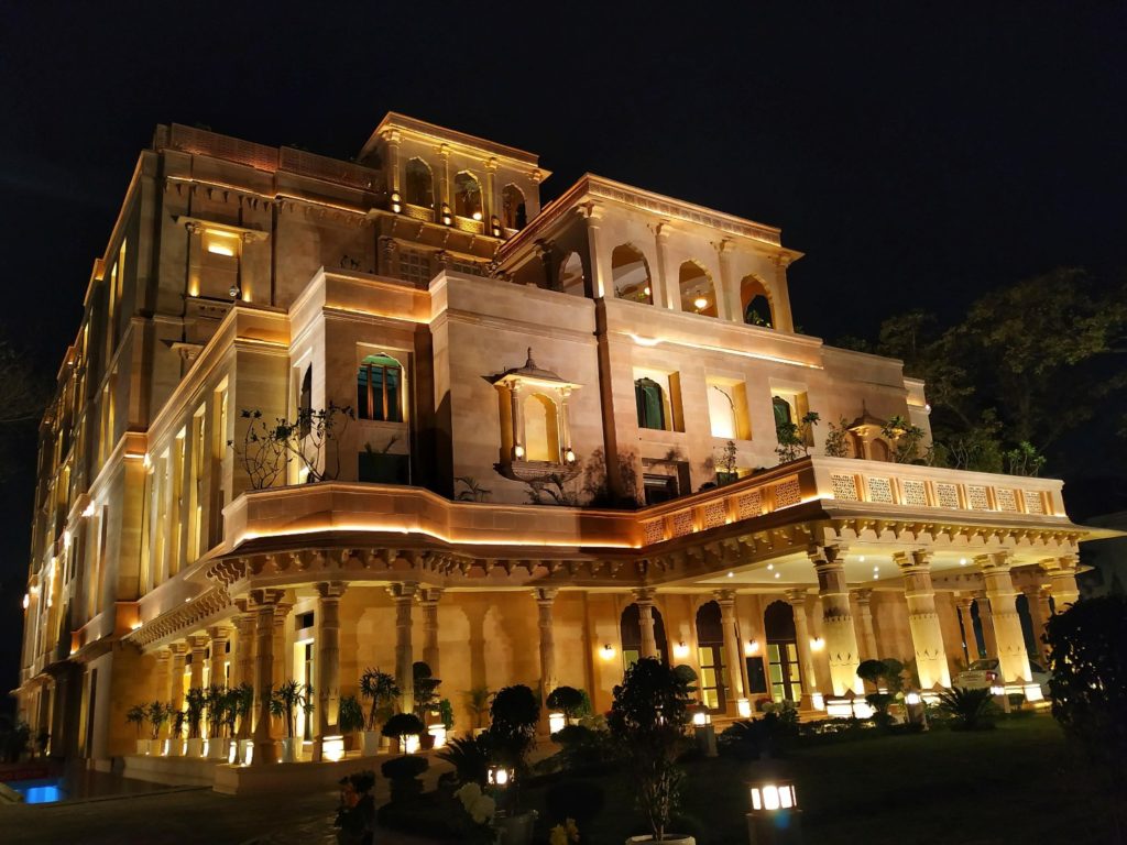 Gujarati Food at Bani Rasoi, Garvi Gujarat Bhavan